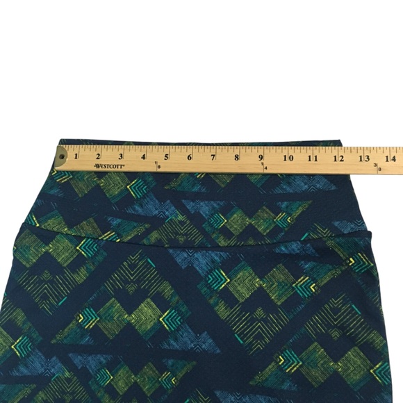 (2) LuLaroe Cassie Geometric Multi-Colored Stretch Pencil Skirts Women’s XS NWT - Picture 5 of 12